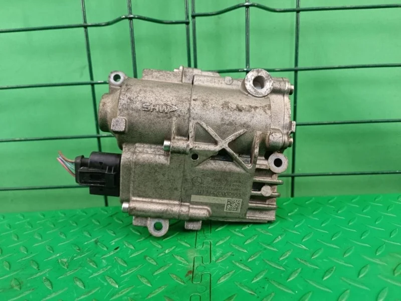 Масляный насос акпп Mercedes-Benz 20/12/2011 W212