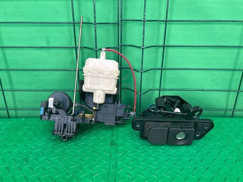 Замок багажника Mercedes-Benz 27/07/1999 W220