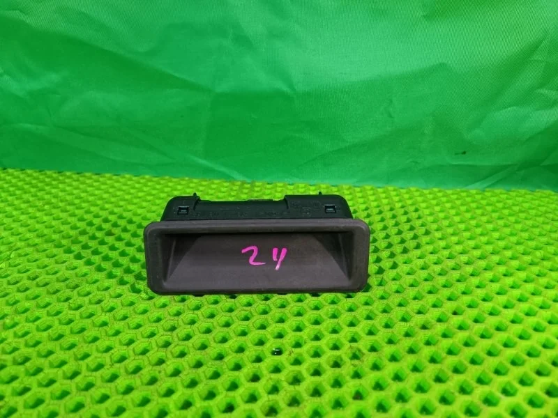 Кнопка открывания багажника BMW 5 2006 E60