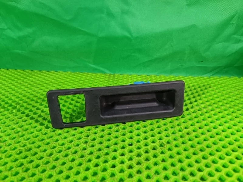 Кнопка открывания багажника BMW 5 2014 F10