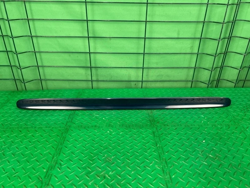 Накладка крышки багажника Mercedes-Benz 02/05/1996 W210