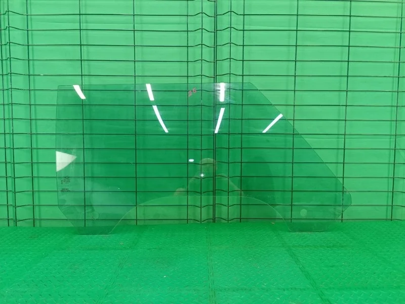 Стекло двери MINI COOPER S 10.2010 Clubman R55 LCI HB