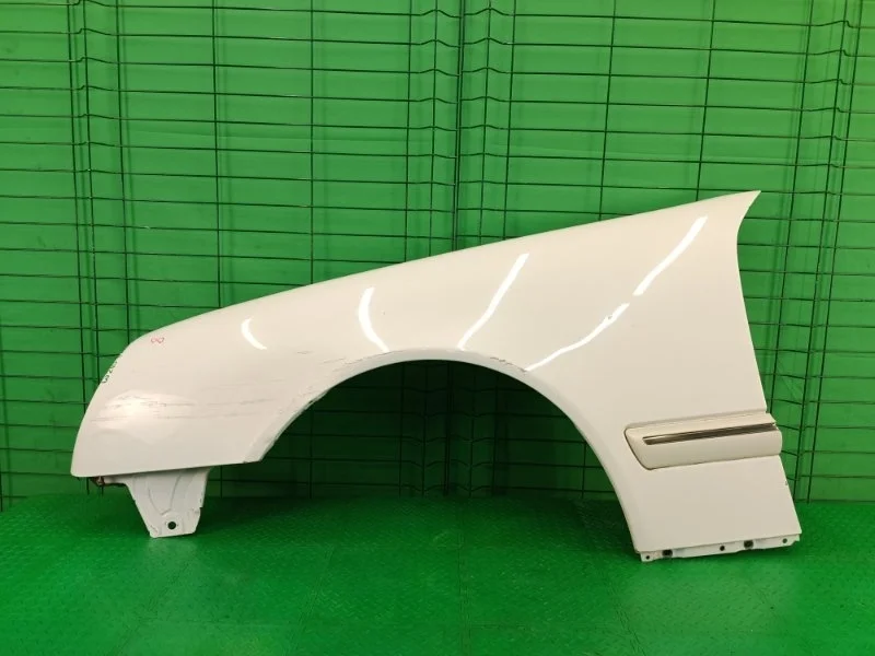 Крыло Mercedes-Benz 18.09.2001 W210