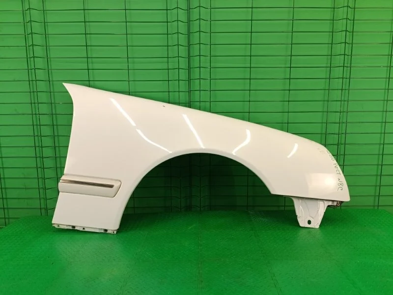 Крыло Mercedes-Benz 18.09.2001 W210