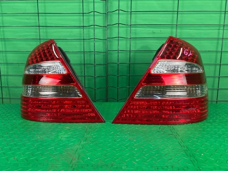 Фонарь Mercedes-Benz 10.09.2002 W211