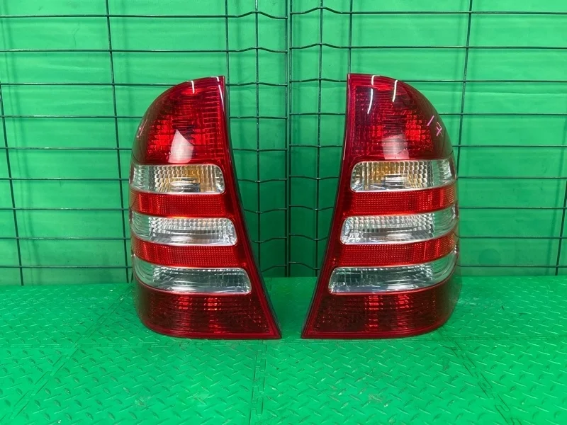 Фонарь Mercedes-Benz 04.05.2004 W203