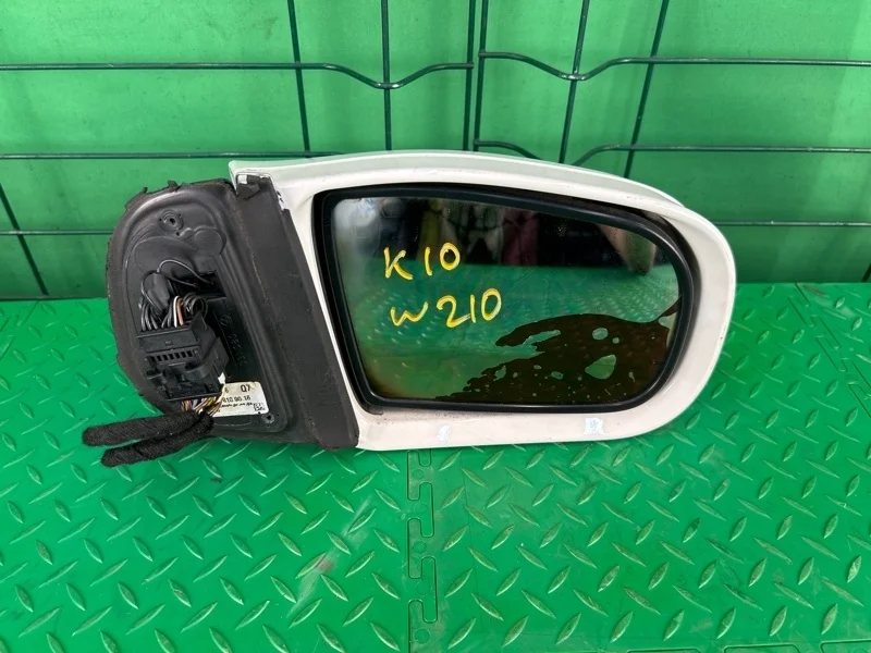 Зеркало электрическое Mercedes-Benz 18.09.2001 W210