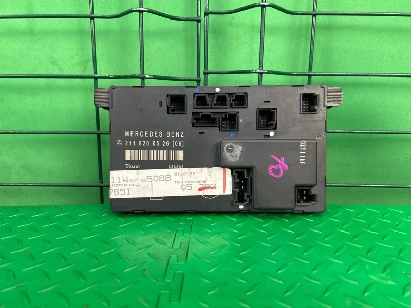 Блок управления двери Mercedes-Benz 25/10/2002 W211