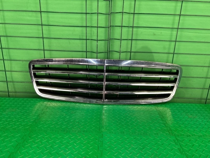 Решетка радиатора Mercedes-Benz 10.01.2005 W203