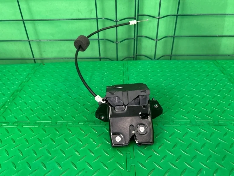 Замок багажника Mercedes-Benz 21.06.2007 W211