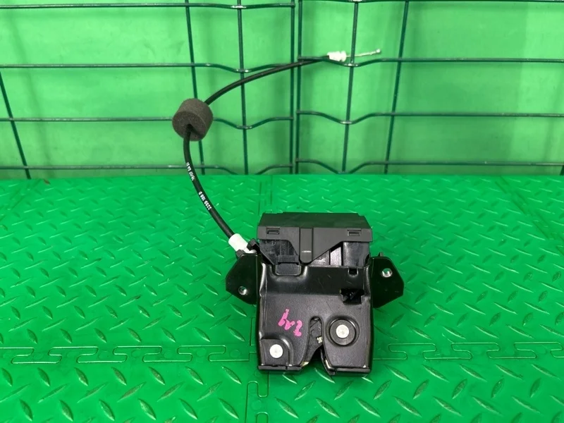 Замок багажника Mercedes-Benz 06.10.2007 W211