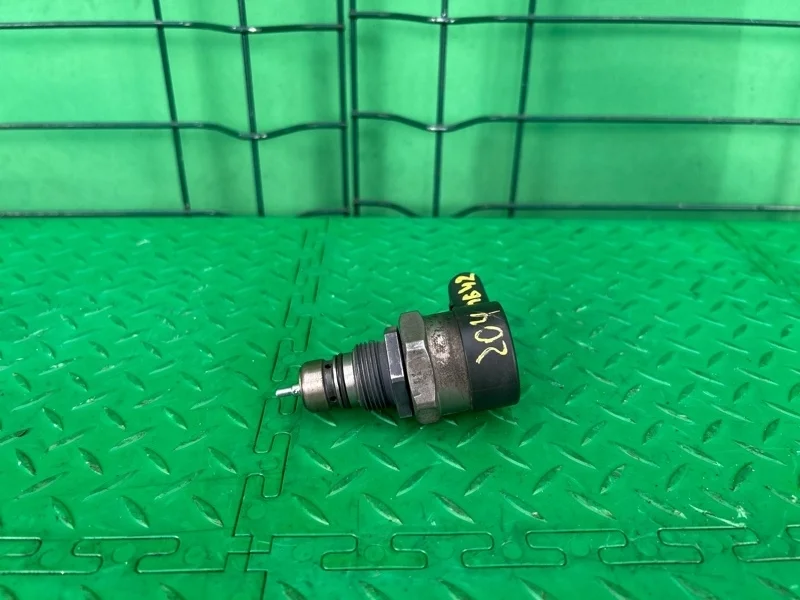 Регулятор давления топлива Mercedes-Benz W204