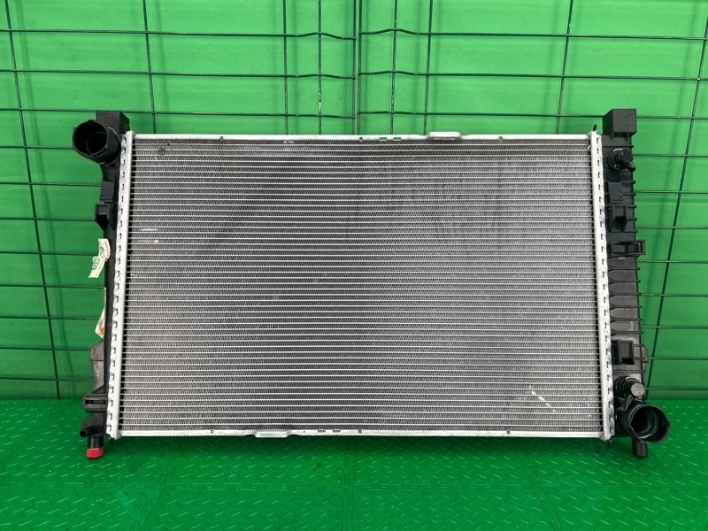 Радиатор охлаждения Mercedes-Benz 02.11.2004 W203