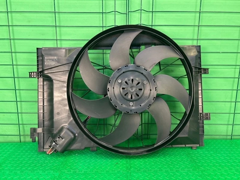 Вентилятор радиатора Mercedes-Benz 25.11.2004 W203