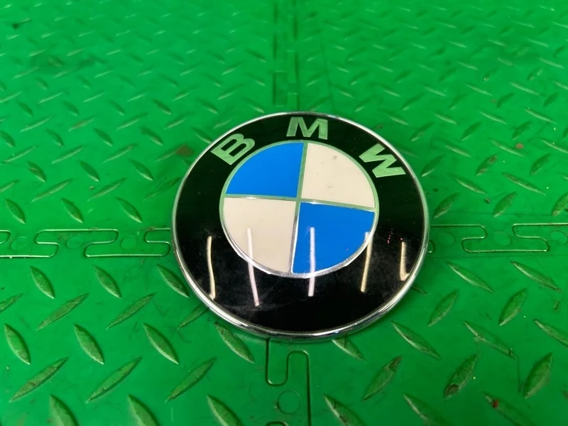 Эмблема на капот BMW 5 2007 E60