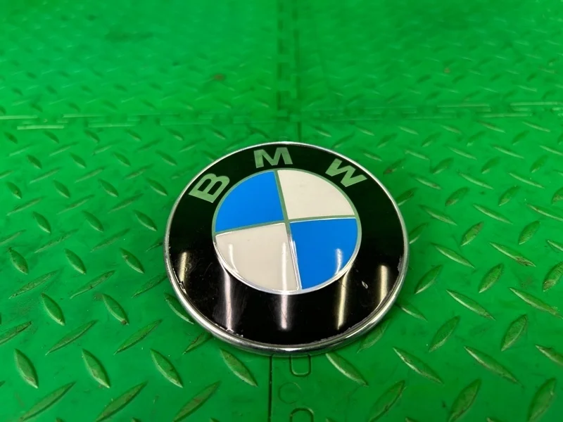Эмблема на капот BMW 5 2014 F10
