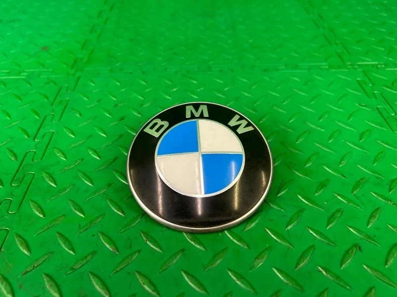 Эмблема на капот BMW 5 Е39