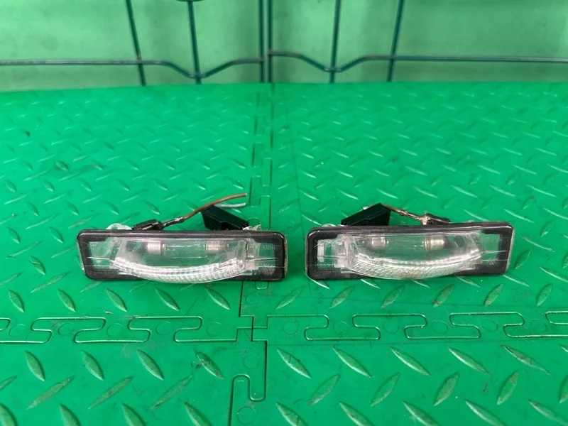 Подсветка номера Mercedes-Benz CLK 10..2000 W208