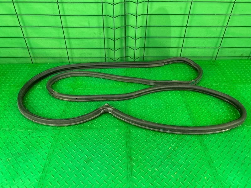 Уплотнитель двери Mercedes-Benz 18/07/2000 W210