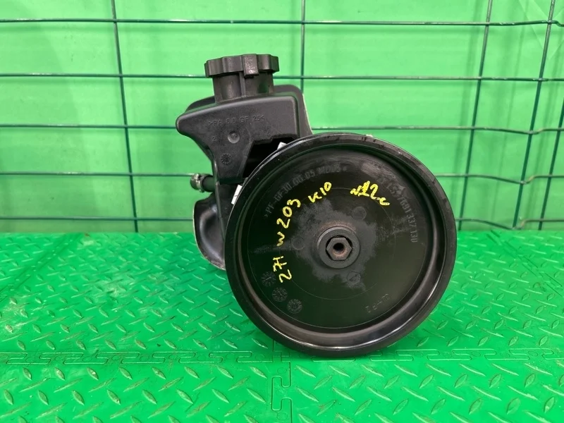 Насос гидроусилителя руля Mercedes-Benz 25.11.2004 W203