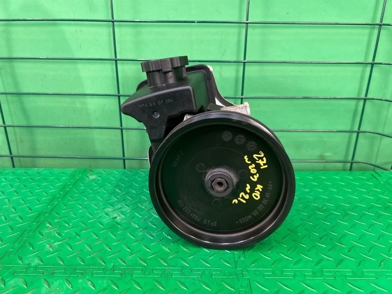 Насос гидроусилителя руля Mercedes-Benz 31.01.2005 W203