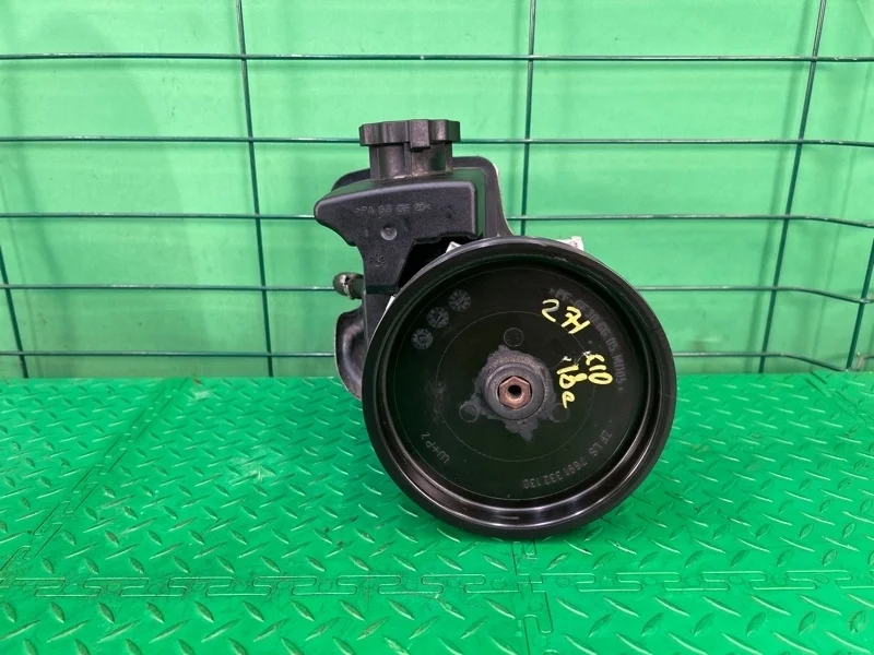 Насос гидроусилителя руля Mercedes-Benz 10.01.2005 W203