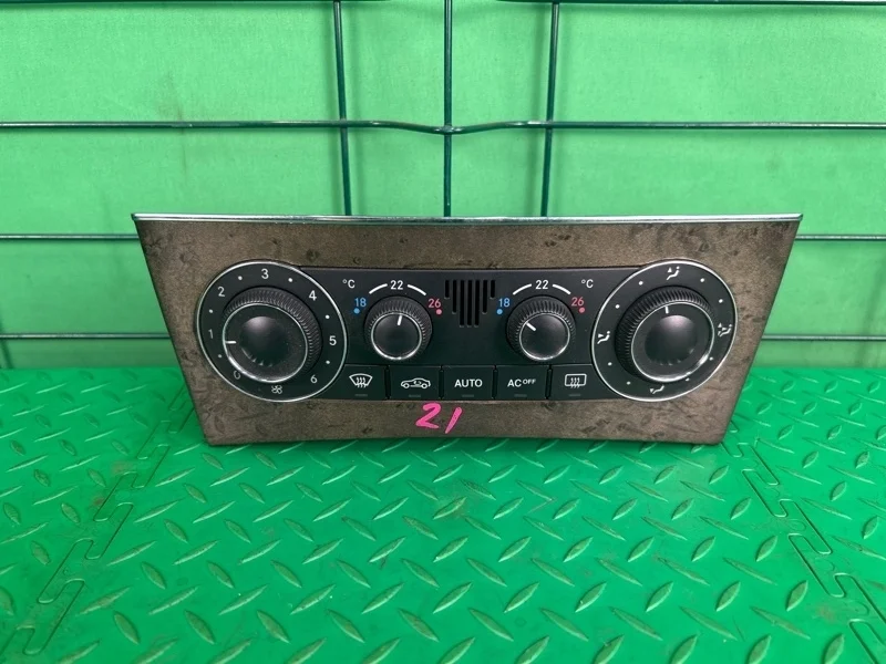 Блок управления климатом Mercedes-Benz 31.01.2005 W203