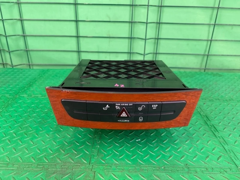 Cd-чейнджер Mercedes-Benz 06.10.2007 W211