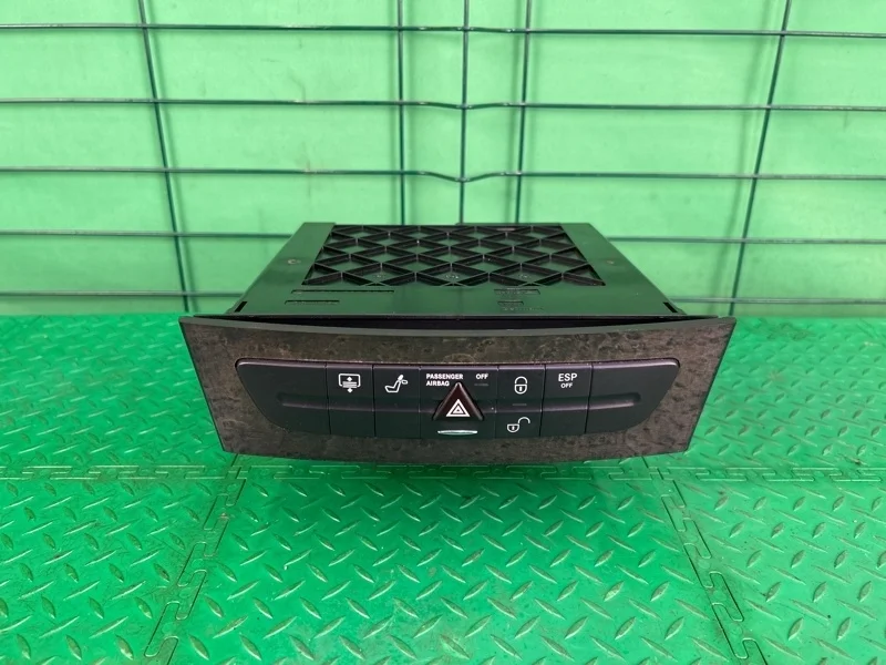 Cd-чейнджер Mercedes-Benz 31.07.2003 W211