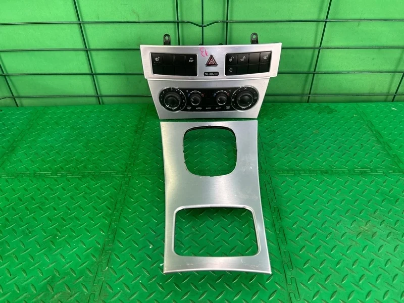 Блок управления климатом Mercedes-Benz 08.04.2005 W203