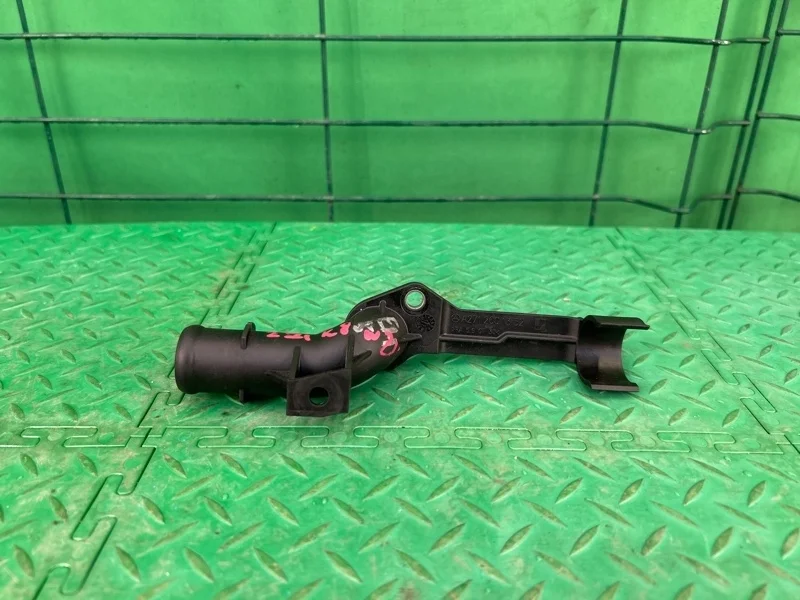 Патрубок системы охлаждения Mercedes-Benz 17/05/2005 W203