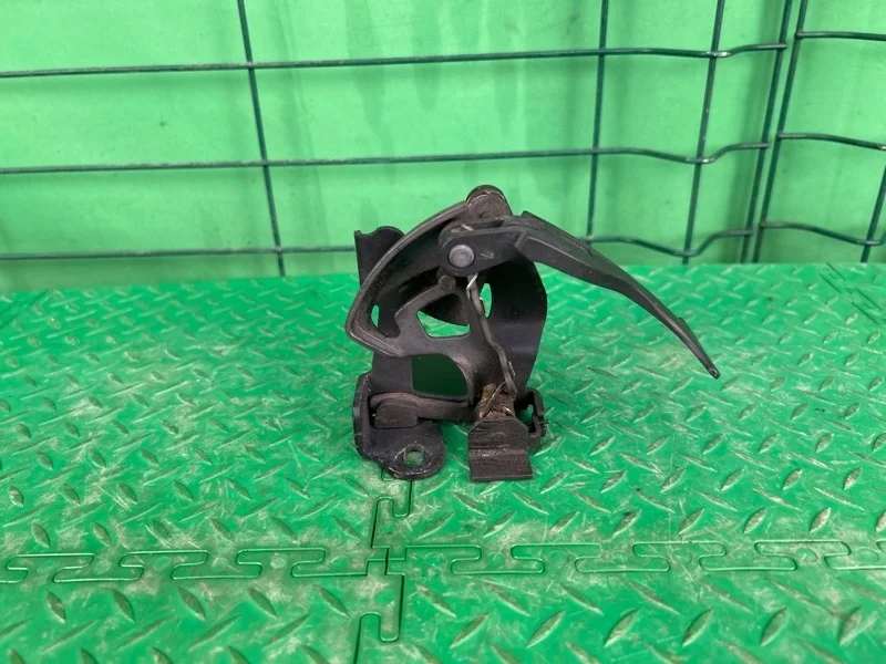 Замок капота Mercedes-Benz 08.04.2005 W203