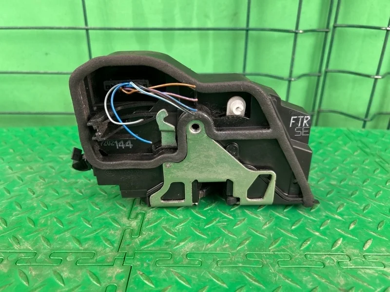 Замок двери BMW X5 E70