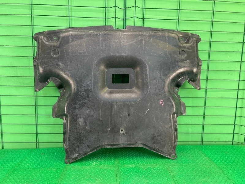 Защита двигателя Mercedes-Benz 08.04.2005 W203