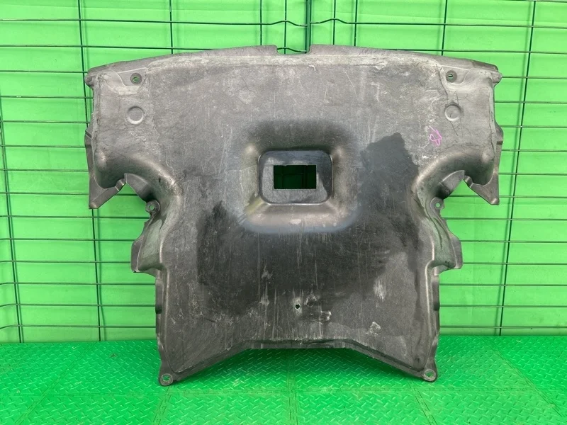 Защита двигателя Mercedes-Benz 10.01.2005 W203