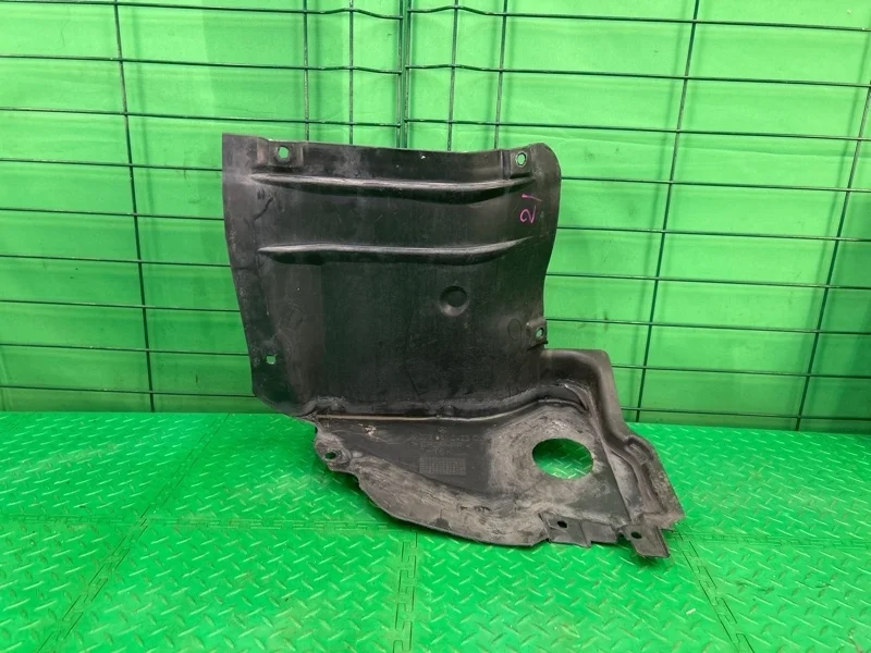 Подкрылок передняя часть Mercedes-Benz 31.01.2005 W203