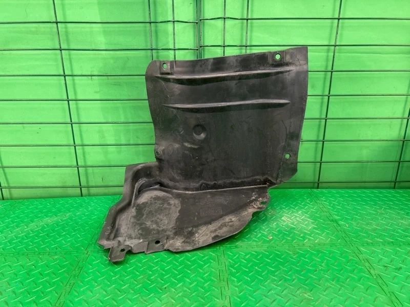 Подкрылок передняя часть Mercedes-Benz 31.01.2005 W203