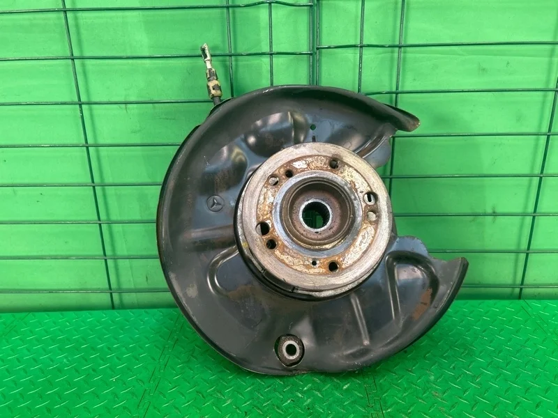 Цапфа (кулак) Mercedes-Benz 18.09.2001 W210