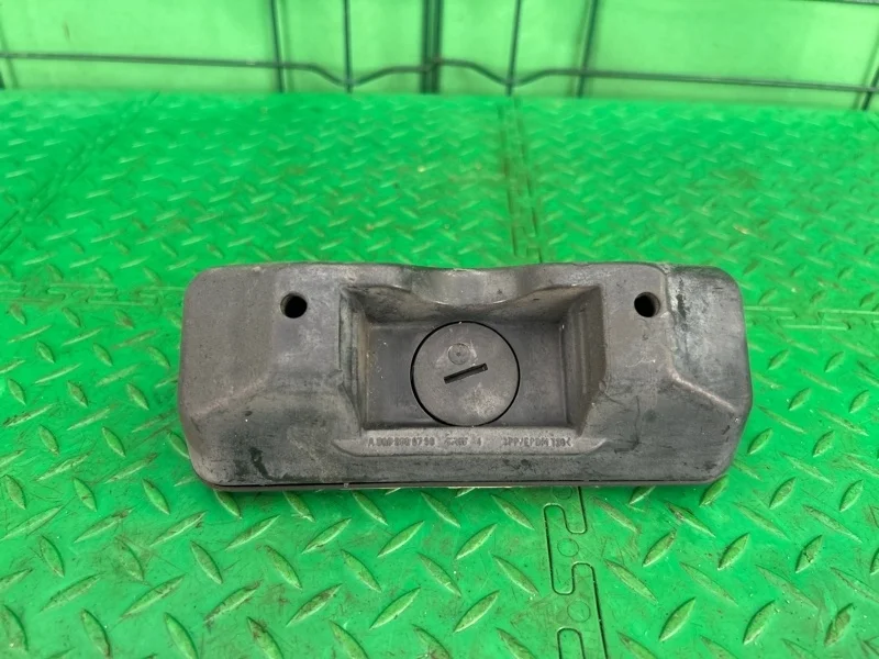 Упор домкрата Mercedes-Benz 05/10/2009 W204