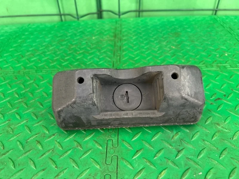 Упор домкрата Mercedes-Benz 05/10/2009 W204