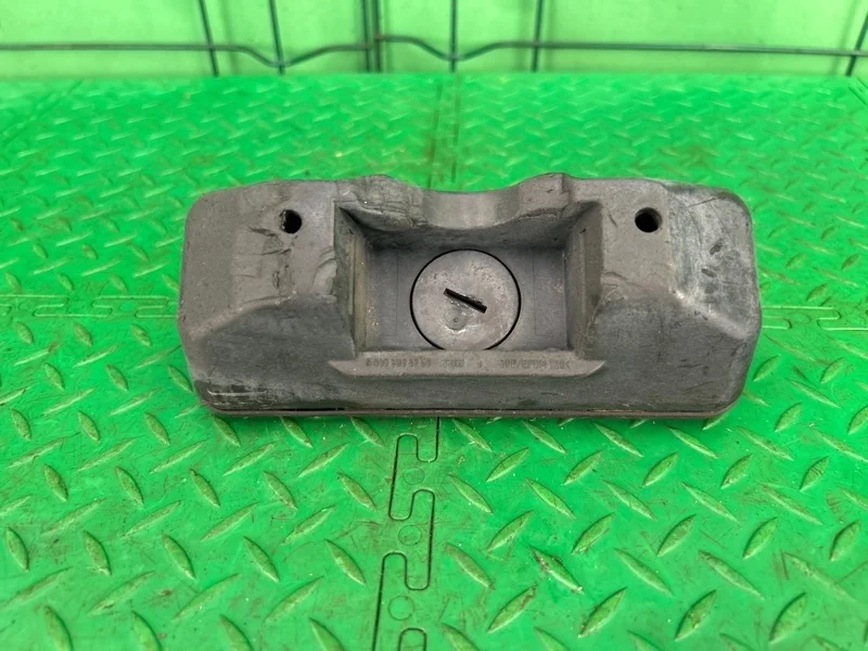 Упор домкрата Mercedes-Benz 16/07/2013 W212