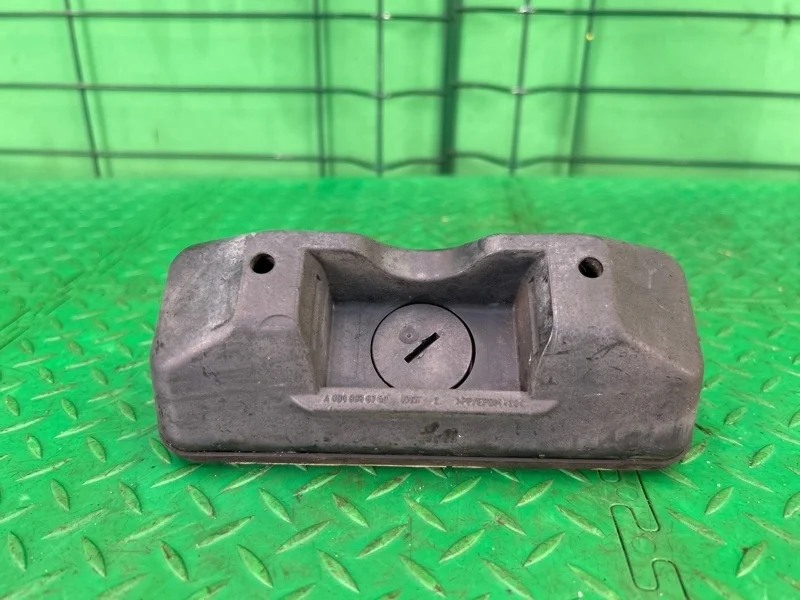 Упор домкрата Mercedes-Benz 27.05.2009 W204