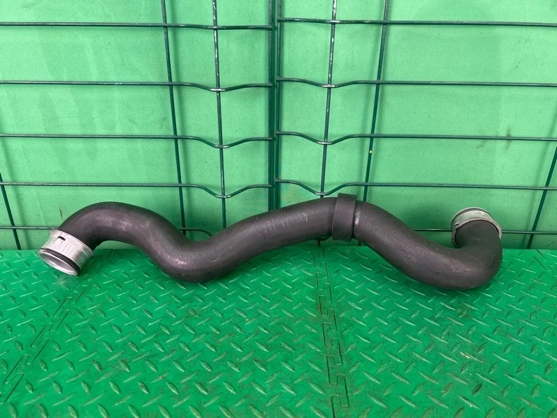 Патрубок радиатора Mercedes-Benz W203