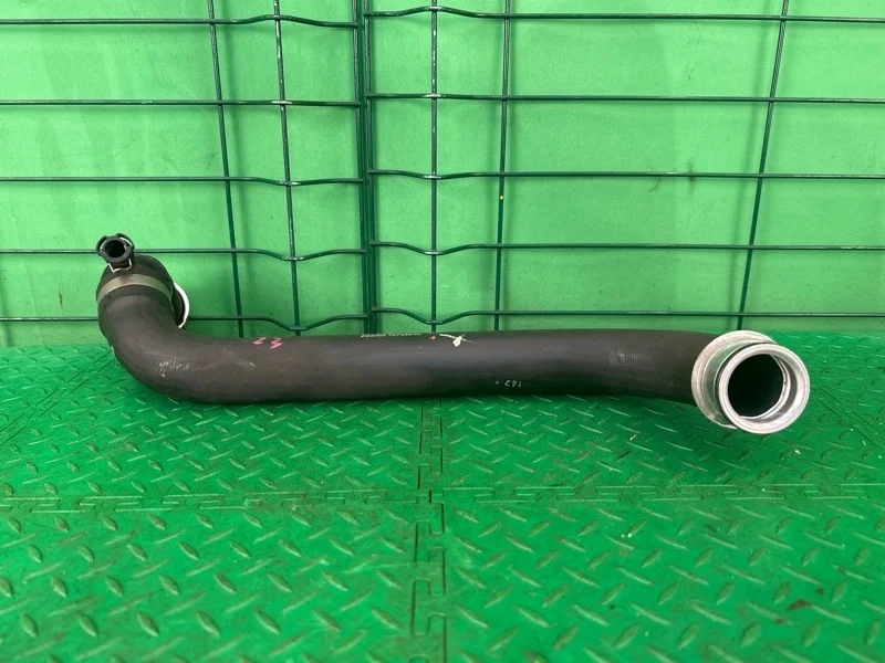 Патрубок радиатора Mercedes-Benz 04.03.2008 W211