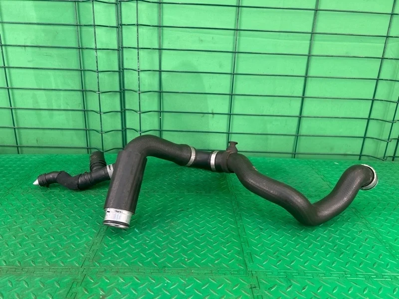 Патрубок радиатора Mercedes-Benz 31.01.2005 W203