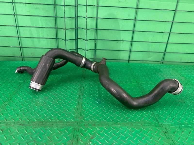 Патрубок радиатора Mercedes-Benz 25.11.2004 W203