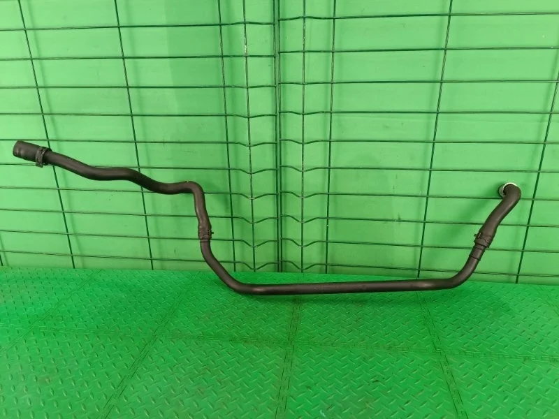 Патрубок системы охлаждения Mercedes-Benz 10.09.2002 W211