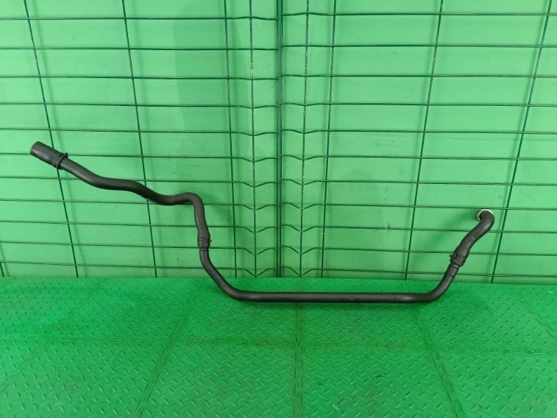 Патрубок системы охлаждения Mercedes-Benz 10.09.2002 W211