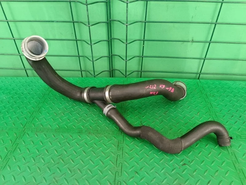 Патрубок радиатора Mercedes-Benz 20/12/2011 W212