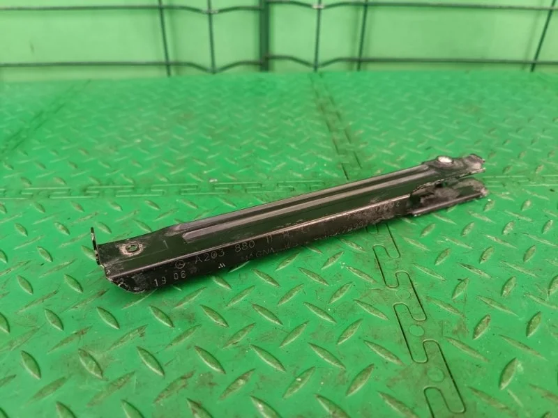 Кронштейн бампера Mercedes-Benz 08.04.2005 W203